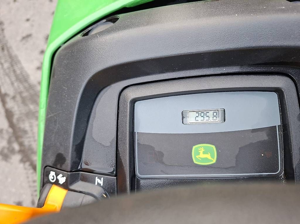 Rasenmäher: John Deere Rasentraktor X300R - mit Schneepflug – Gebraucht aus Plaffeien von ar01l842 2