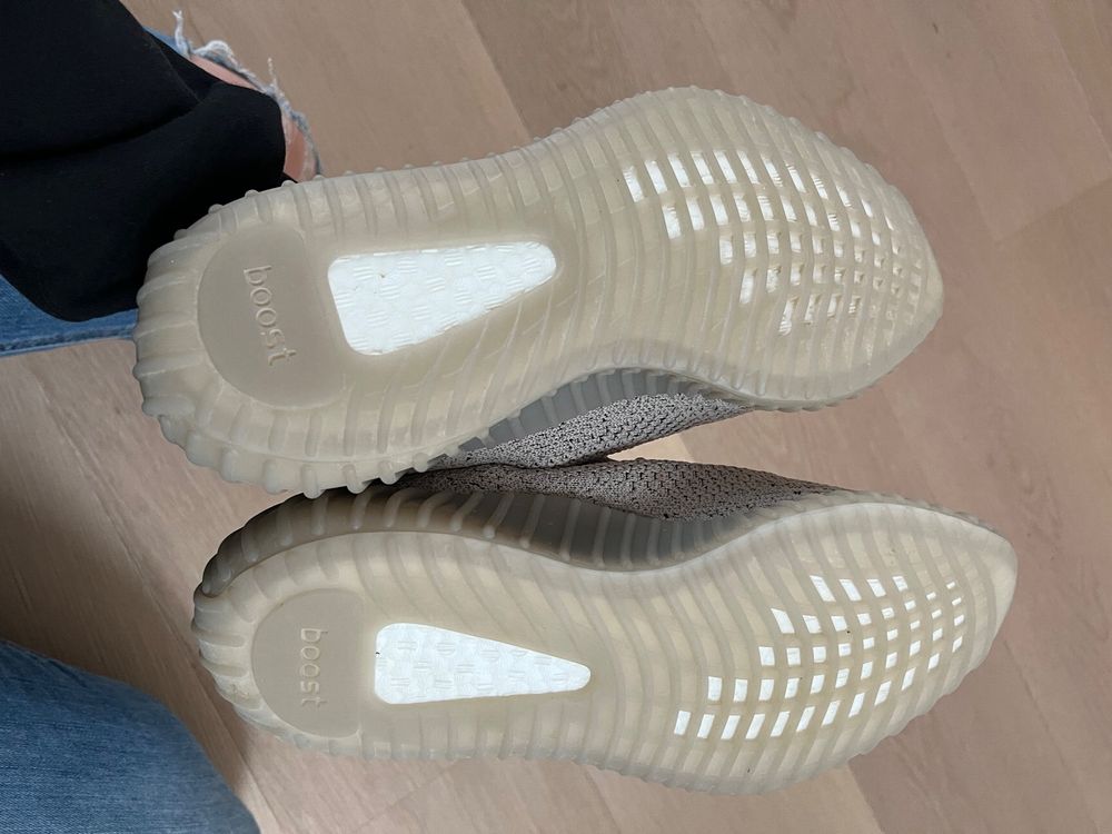 Adidas yeezy hotsell 40 iv