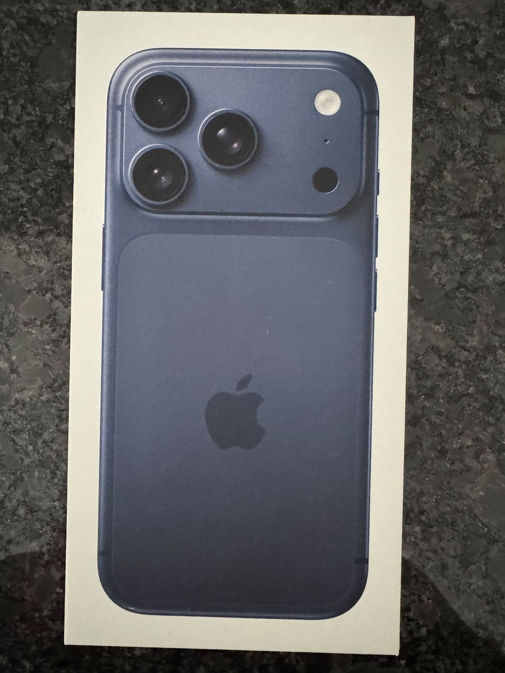 Apple Handys / Smartphones: iPhone 17pro – Neu und originalverpackt aus Emmenbrücke von philipp182
