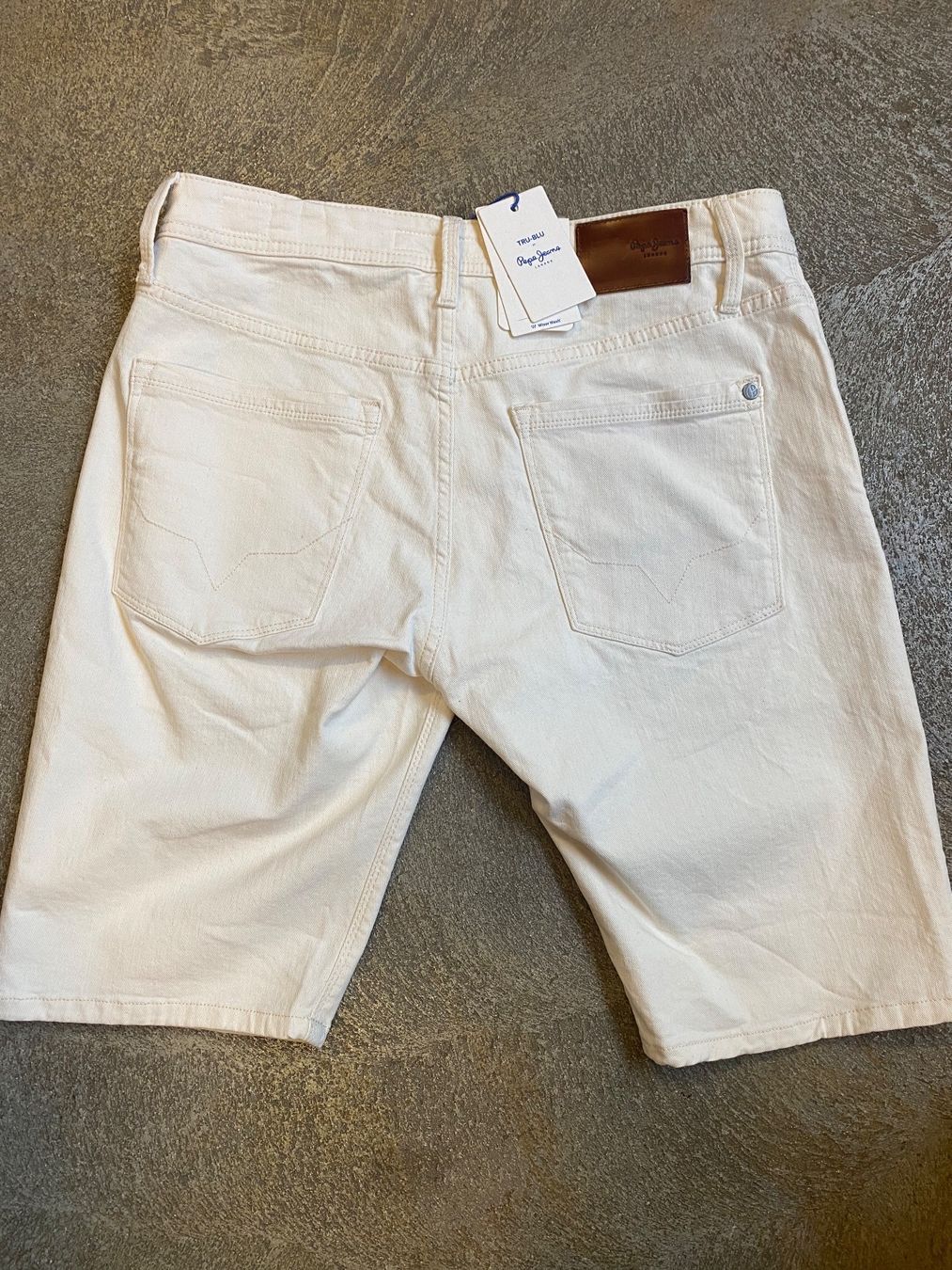 Pepe Jeans Jeans: Short Pepe Jeans Hommes Taille 32 – Nuovo e nell'imballaggio originale da Orbe venduto da D-stockFactory-Orbe 1