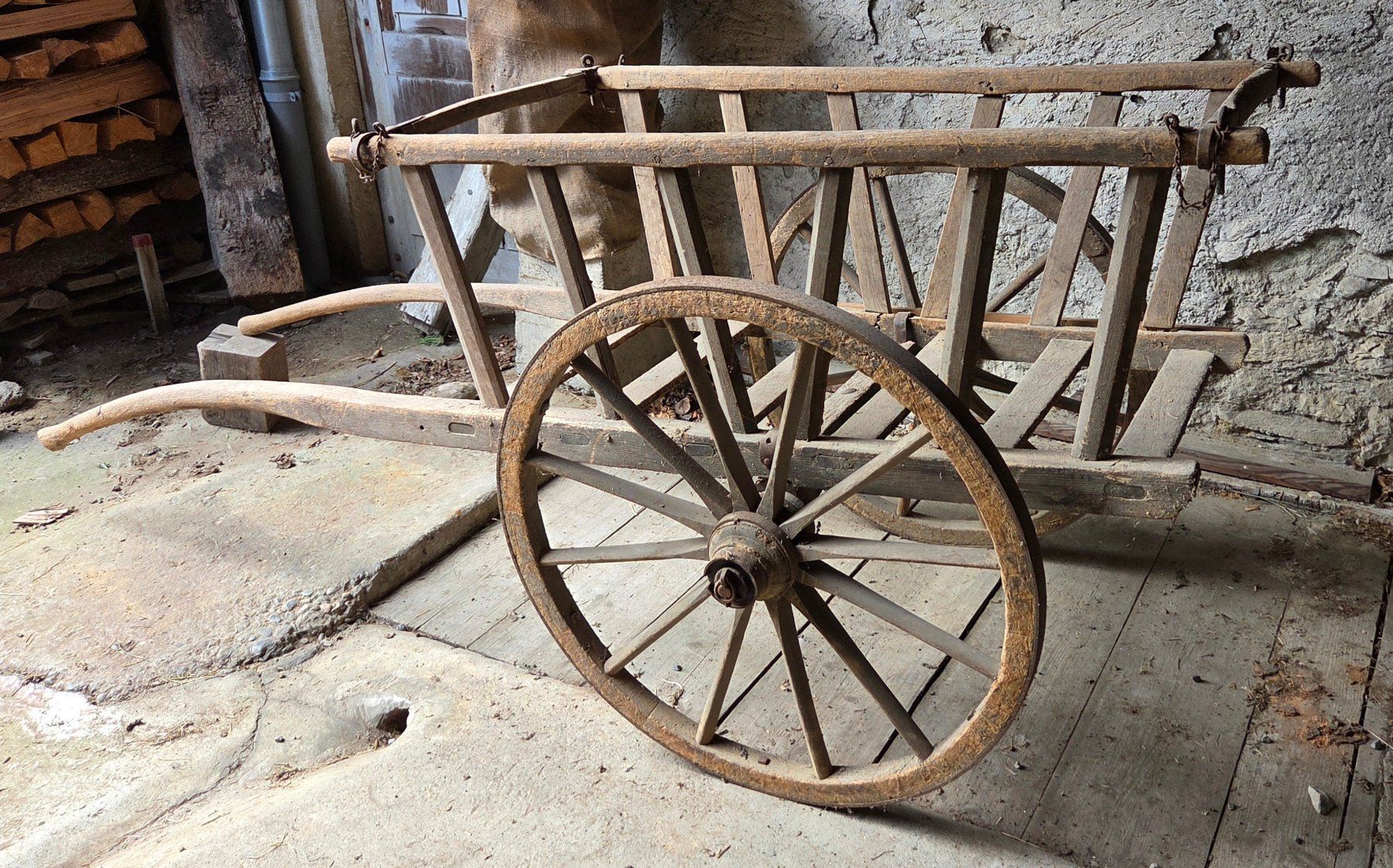 Tutte le decorazioni: antiker Handwagen – Usato da Kirchdorf AG venduto da hallobox 1