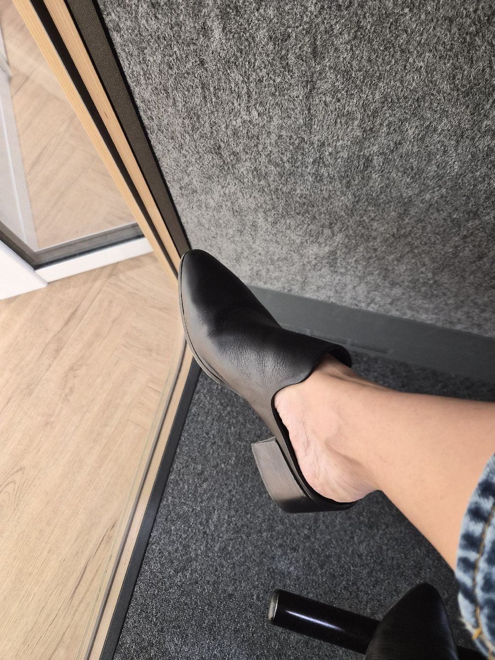 Scarpe da donna: Chic Black Leather Mules from Steve Madden – Usato da Maur venduto da Sofi___ 2