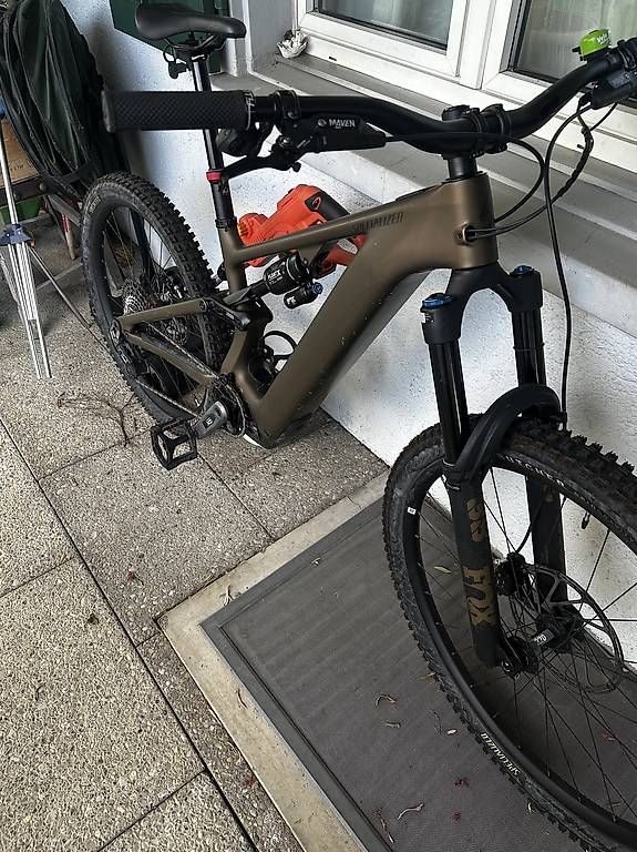 Specialized Biciclette: Fast Neues Specialized Turbo Levo Expert Full Carbon – Usato da glattbrugg venduto da Sali11