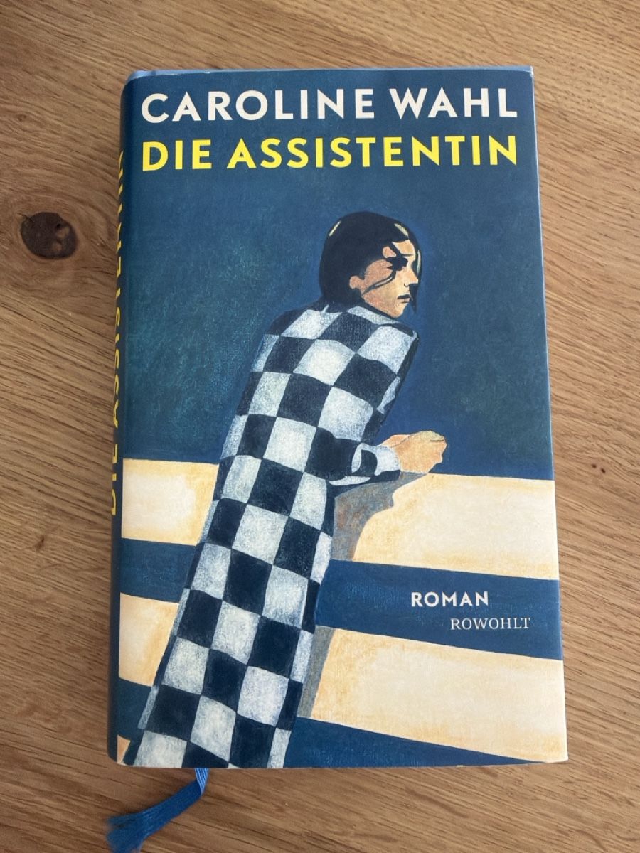 Bücher: Buch Die Assistentin von Caroline Wahl – Gebraucht aus Altdorf UR von Monstera99