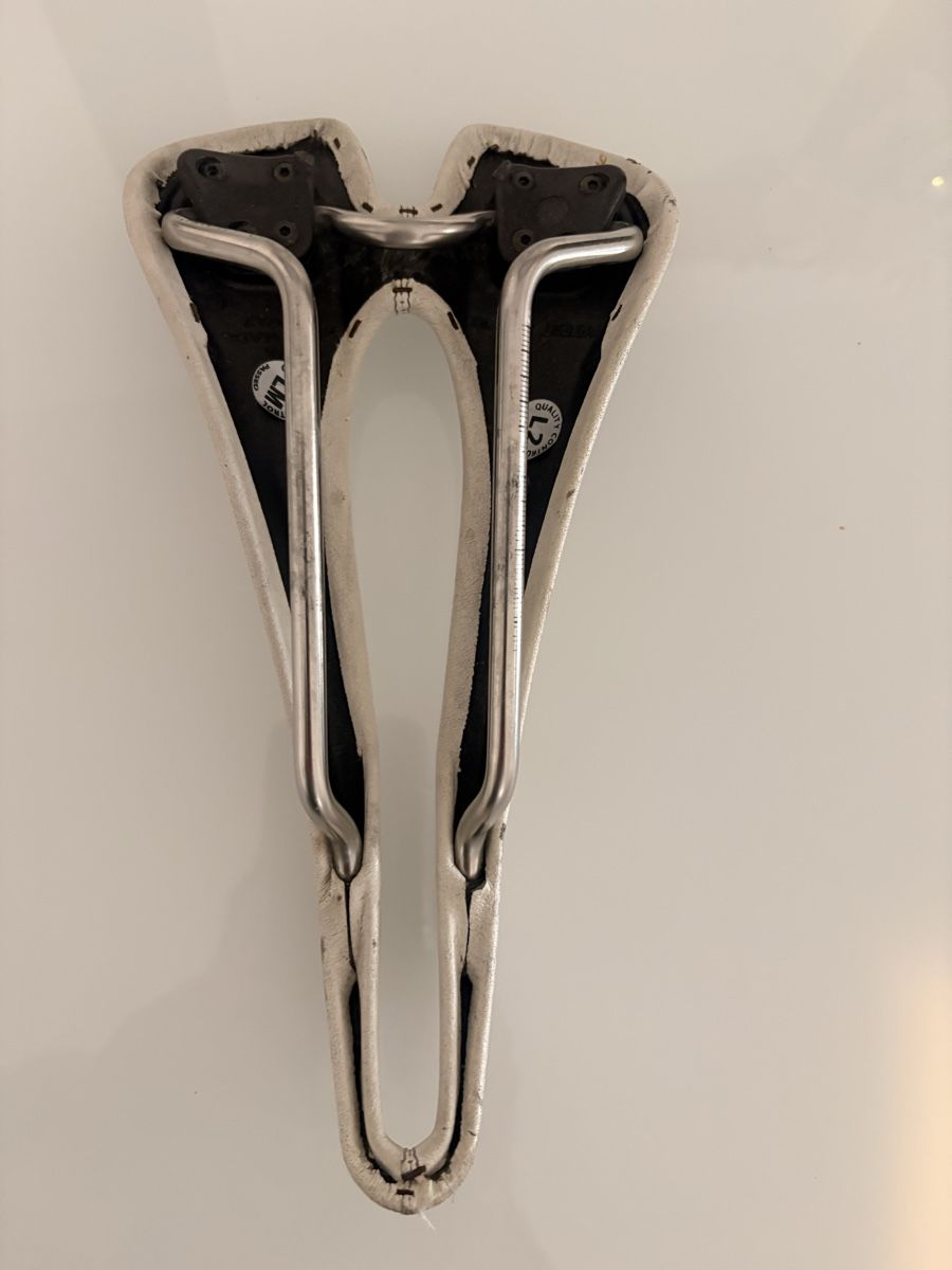 Pezzi di ricambio: Selle SMP Composit White – Usato da Giubiasco venduto da bulag 7