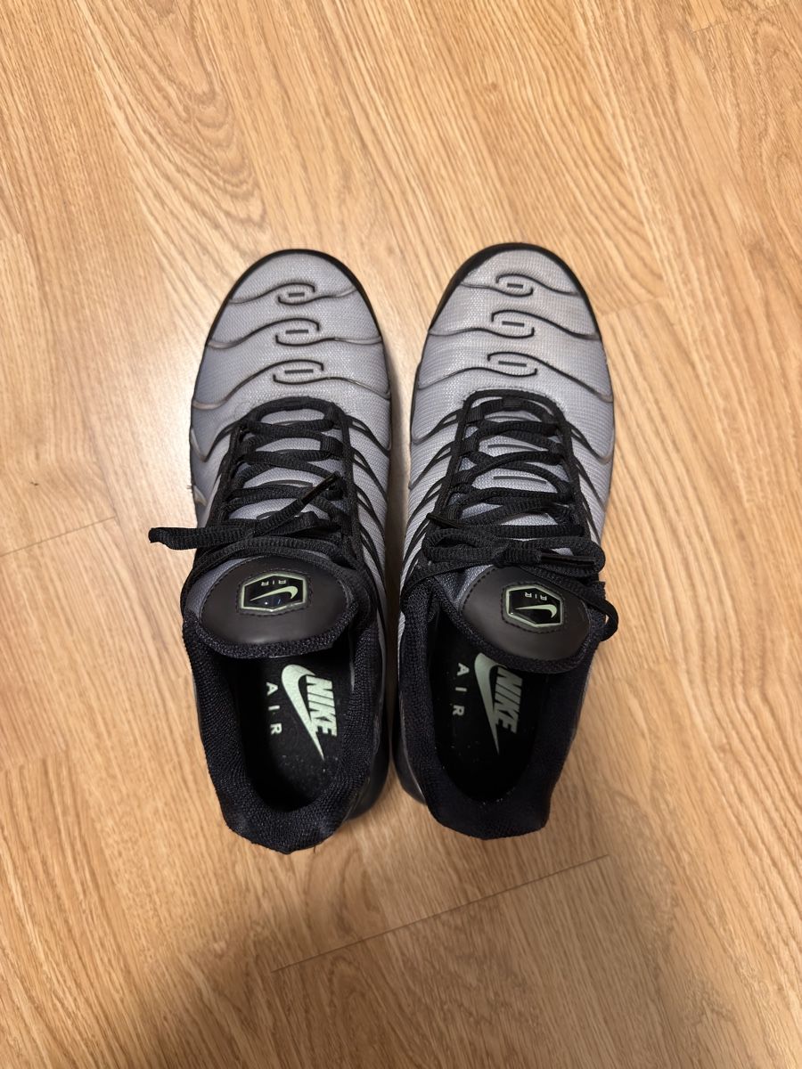 Nike Scarpe da uomo: Nike Air Max Plus TN Herren Sneaker Grösse 43 – Nuovo (secondo la descrizione) da Köniz venduto da kaz_s2nn 2
