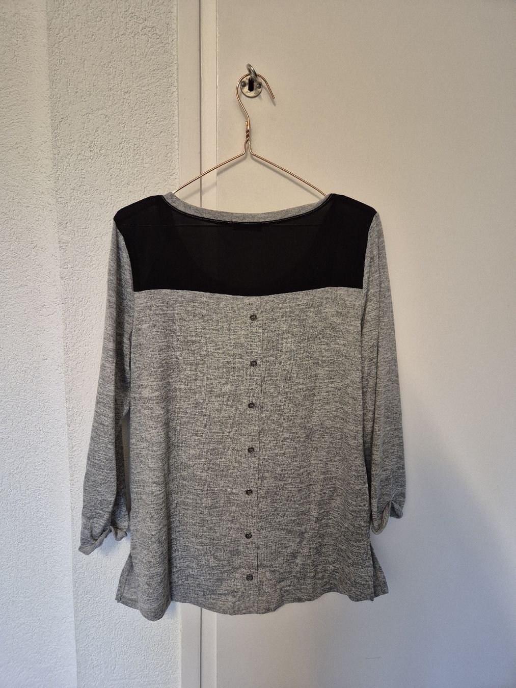 Tops: schönes graues Top – D'occasion à Kehrsatz par flu_2lhj