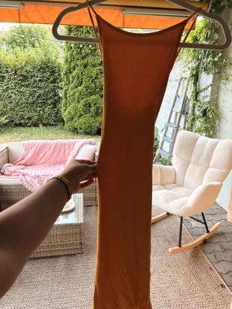 Rippkleid senfgelb Grösse S neuwertig, enganliegend
