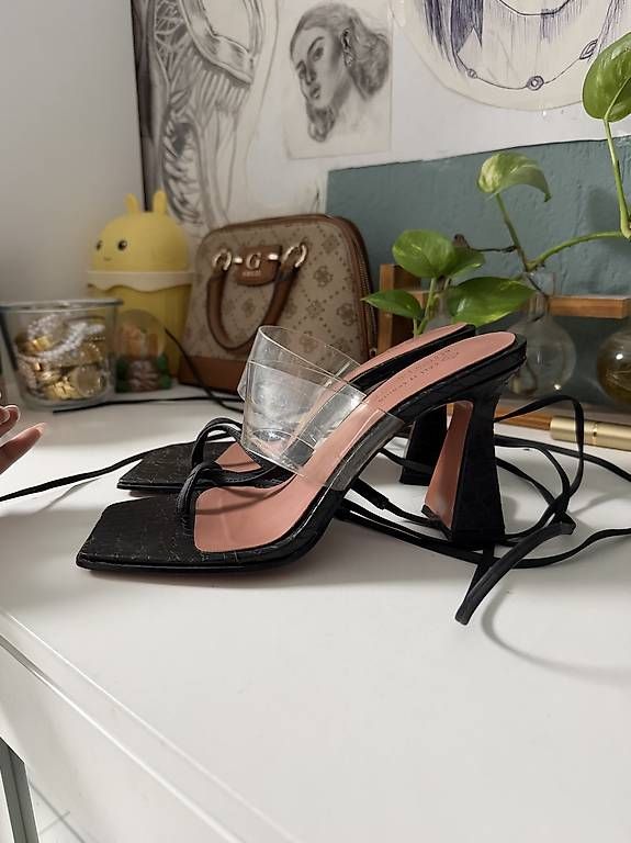 Chaussures femmes: Schwarze Sandaletten – D'occasion à Hölstein par Pivu 1