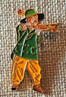 K694 - Pin Der Junge mit der Geige / W. Herrmann 96 -220/300
