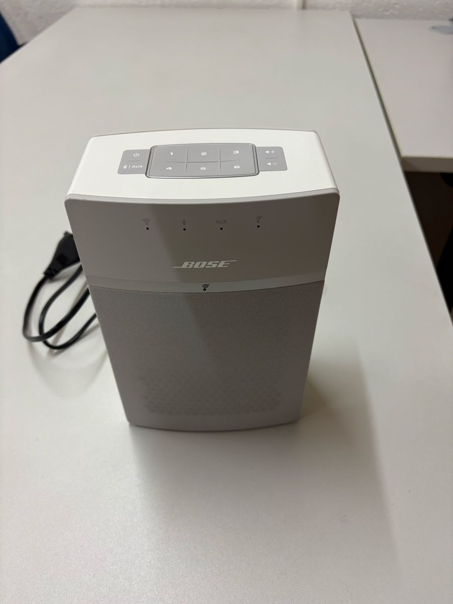 Bose Casse acustiche: Bose SoundTouch 10 Wireless Speaker weiss – Usato da Basel venduto da Tro_1can 1