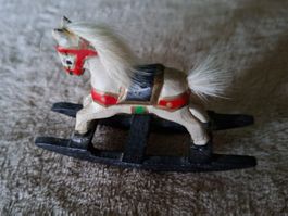 Älteres, nostalgisches Schaukelpferdchen fürs Puppenhaus