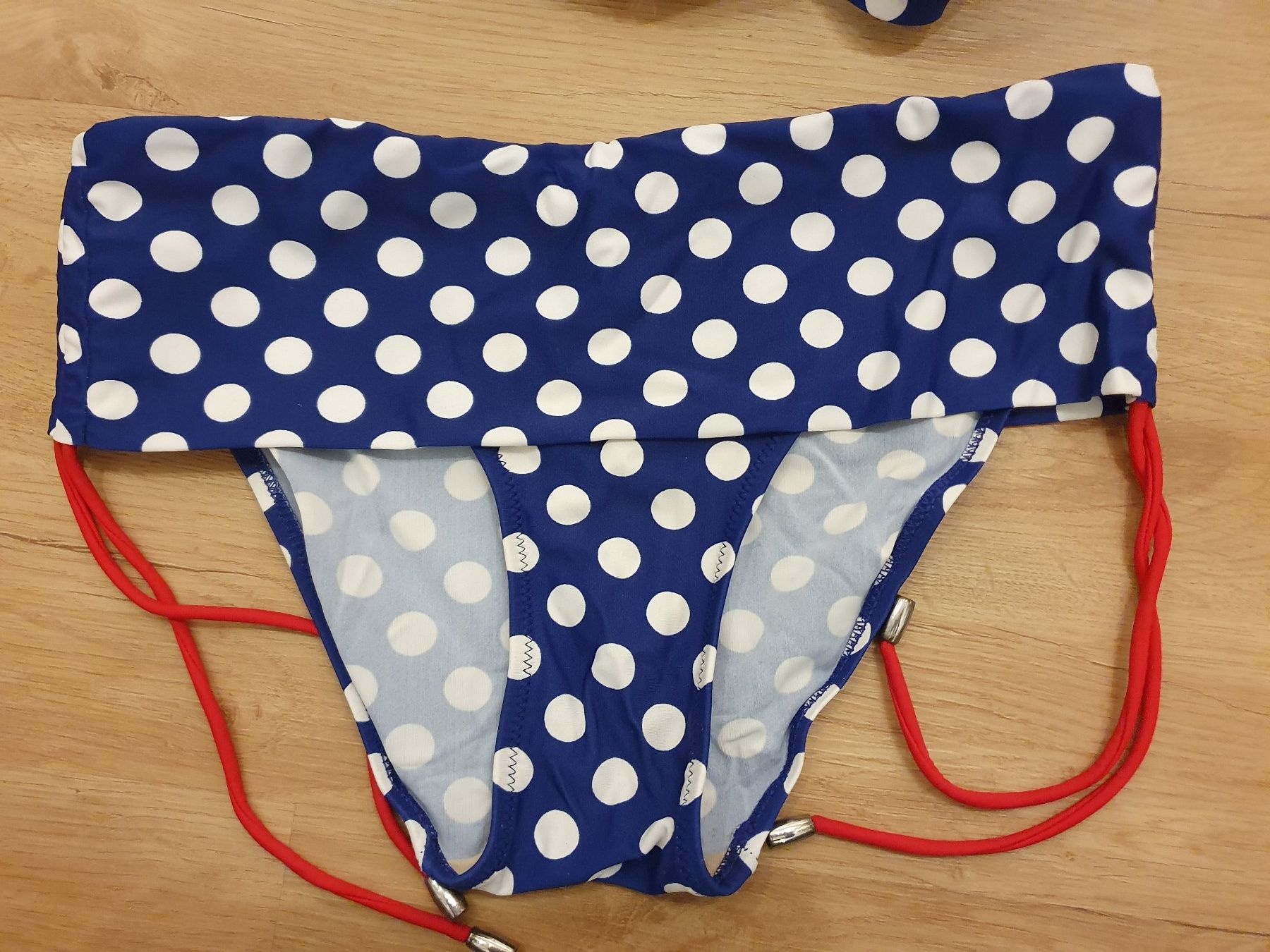 Costumi da bagno & Bikini: Bikini Pour Moi Oberteil 32 E, Hose UK 10 – Nuovo (secondo la descrizione) da Heinrichswil venduto da sabi2809 4