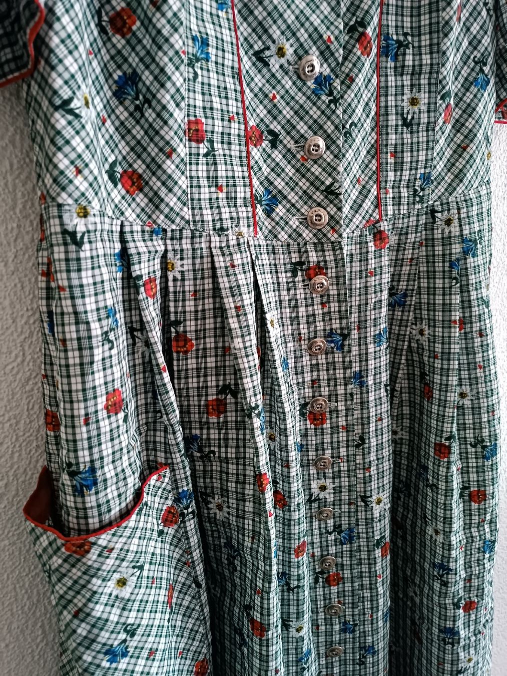 Costumi: Tracht / Dirndl Gr 44 – Usato da Binz venduto da julijuli 3