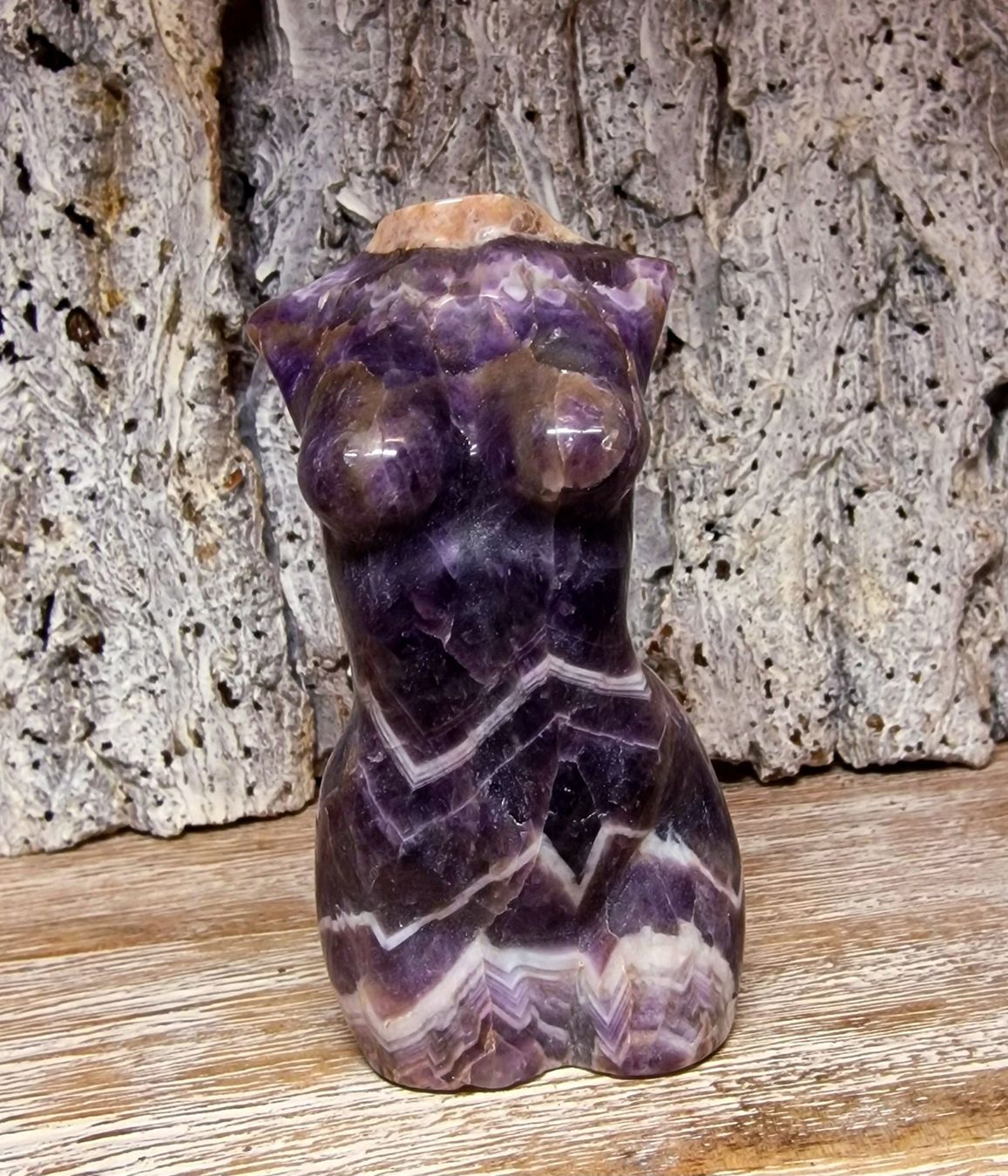 Minerali & Pietre curative: Chevron Amethyst Lady B 262g – Nuovo (secondo la descrizione) da Matzingen venduto da Shay_Crystalz