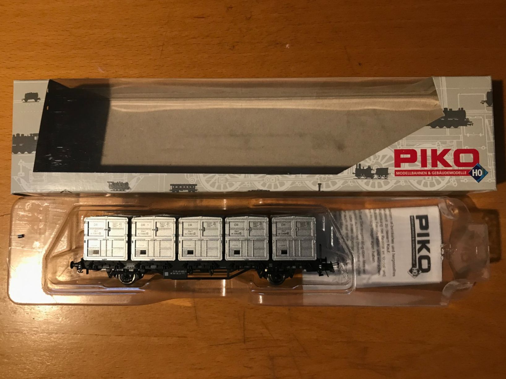Piko Modelleisenbahnen: PIKO DB Container Tragwagen + 5x Container – Gebraucht aus Luzern von mey_s13 1