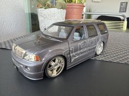 Lincoln Navigator Tuning - 1/24 - Jada Toys