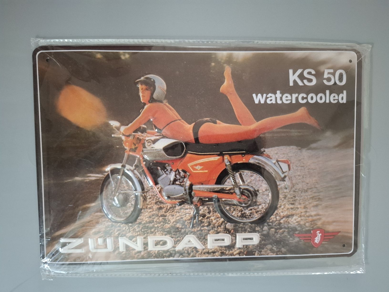 Tutte le decorazioni: Zündapp KS50 Blechschild – Usato da Moutier venduto da Carambaaa