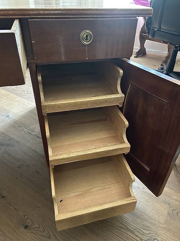 Scrivanie: Bürotisch  – Usato da Muri b. Bern venduto da Naddut 2