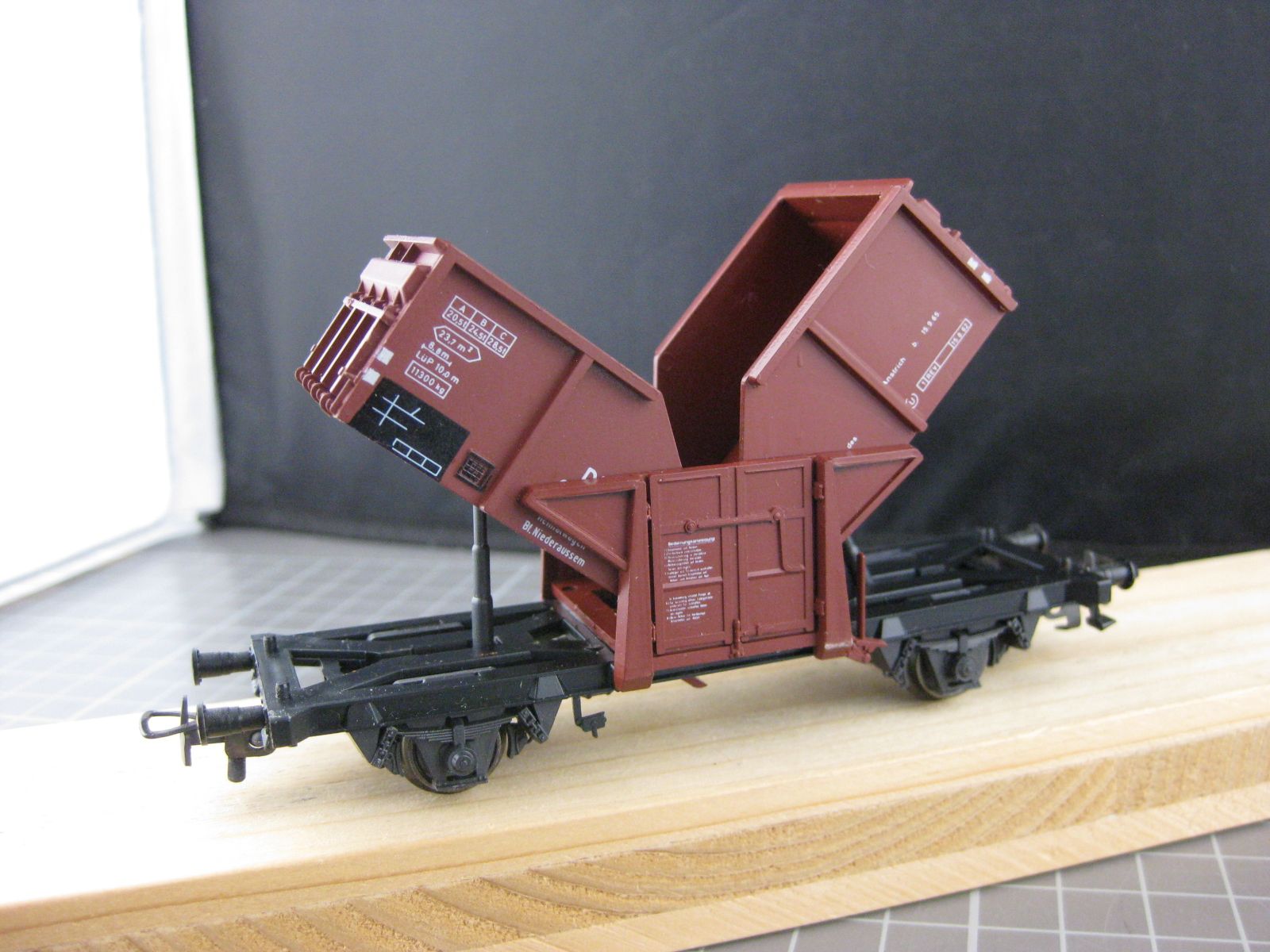 Liliput Modellini di ferrovie: Liliput Mittenkippwagen DB – Usato da Malters venduto da Marosko 4