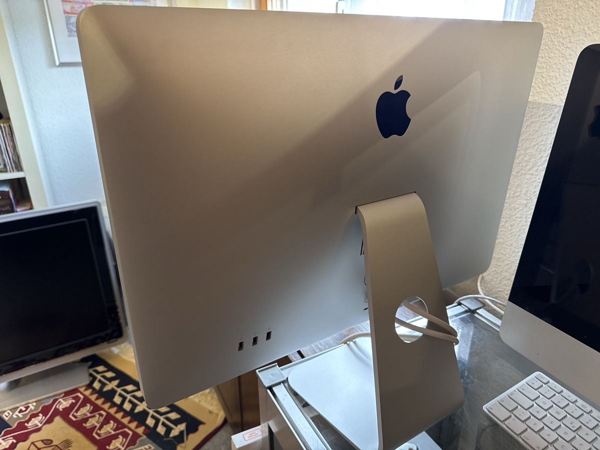 Apple Monitor: Apple Cinema Display 24" 61,0cm (24") WUXGA LED – Usato da Büsserach venduto da Ruru 2