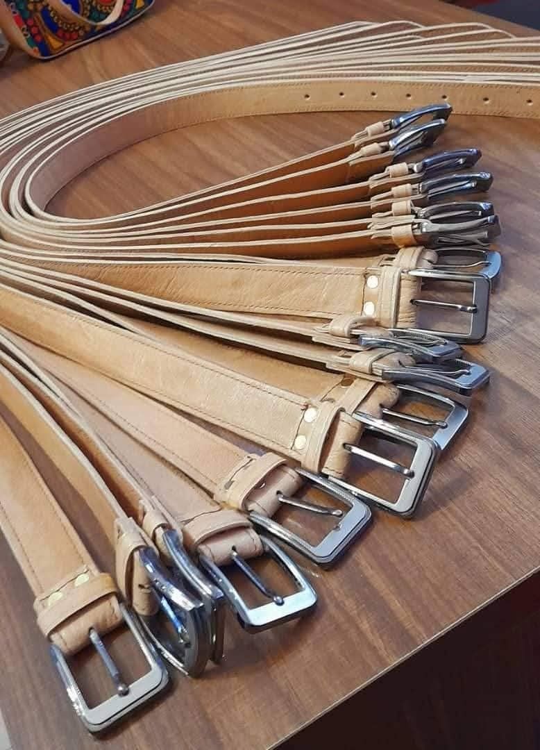 Gürtel: Handgefertigter Ledergürtel – Neu und originalverpackt aus Uitikon Waldegg von Yasin