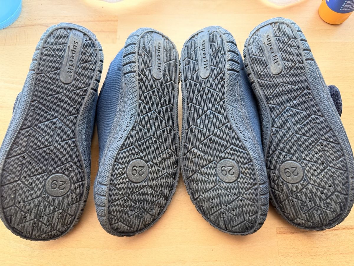 Superfit Scarpe per ragazzi: Superfit Hausschuhe Traktor Grösse 29 gebraucht – Usato da Inwil venduto da adriana231 1