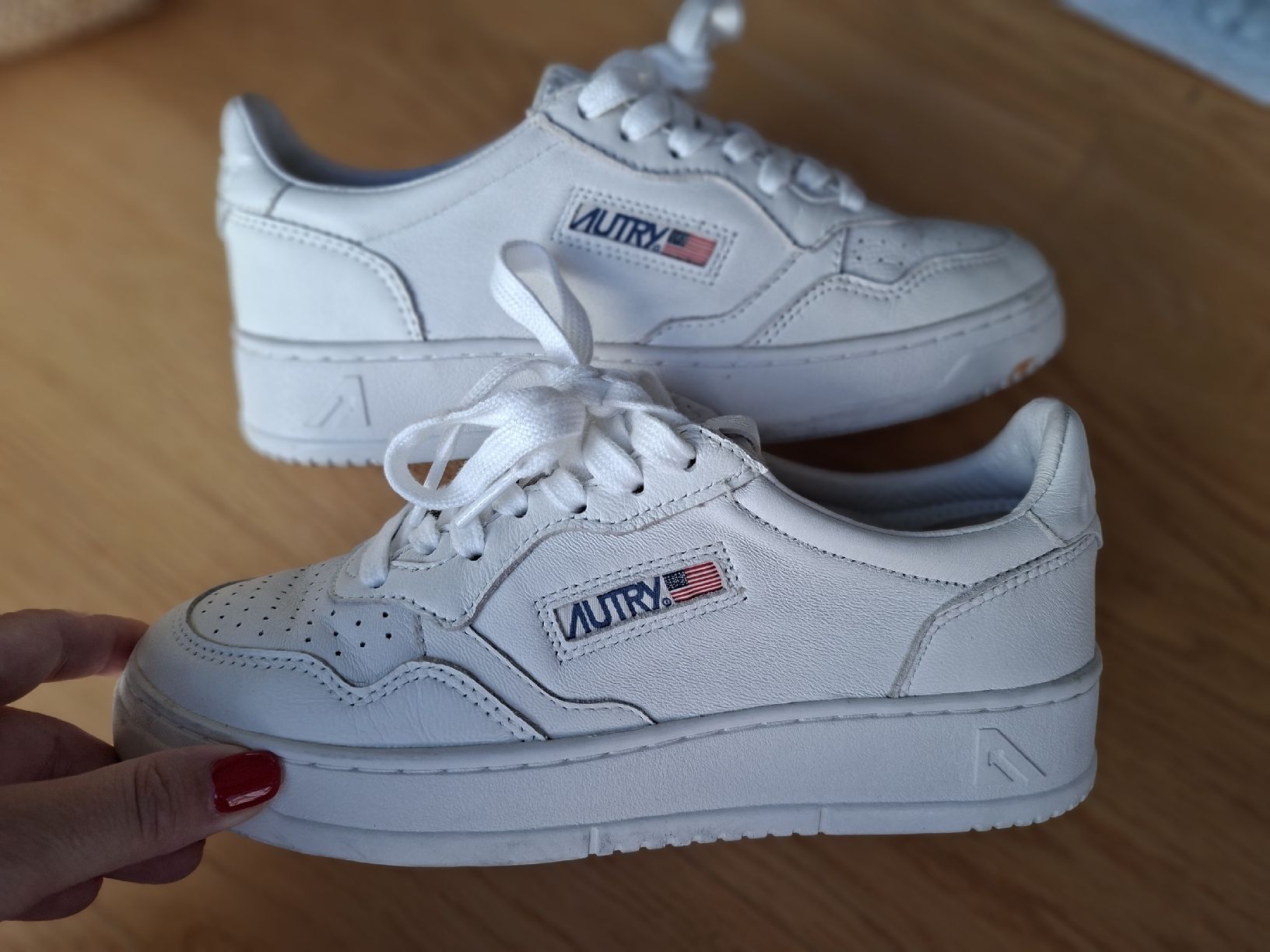 Autry Scarpe da uomo: AUTRY Medalist Sneaker Leder Weiss Grösse 38 – Nuovo (secondo la descrizione) da Wallisellen venduto da Ellasophialove