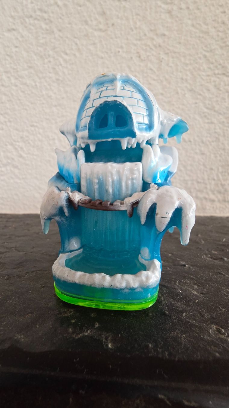 Statuette: 32 Skylanders Figuren + Portal – Usato da Rorschach venduto da Martinmerg 3