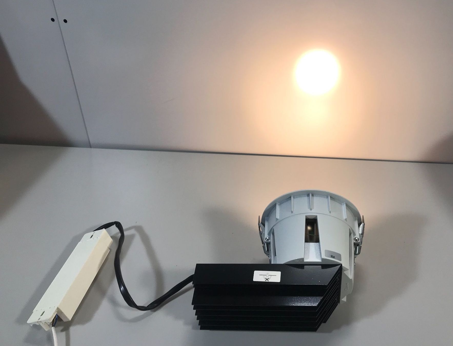 Lampade: Neue Guzzini Einbauleuchte – Nuovo e nell'imballaggio originale da winterthur venduto da Grami1 8