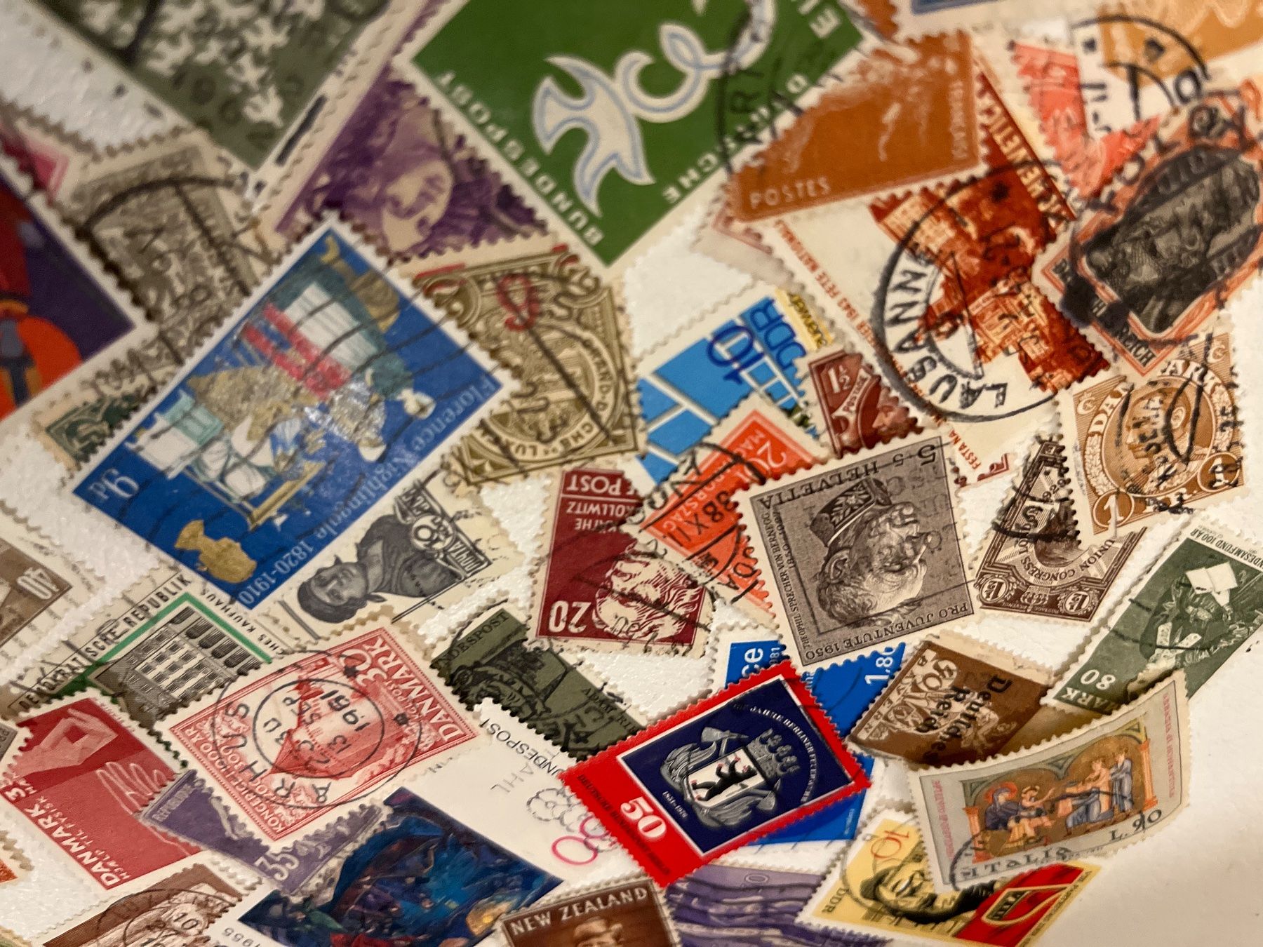 Tutti i francobolli: Lot 29: Lot mit mix Briefmarke – Usato da Chiasso venduto da AzenYa 2