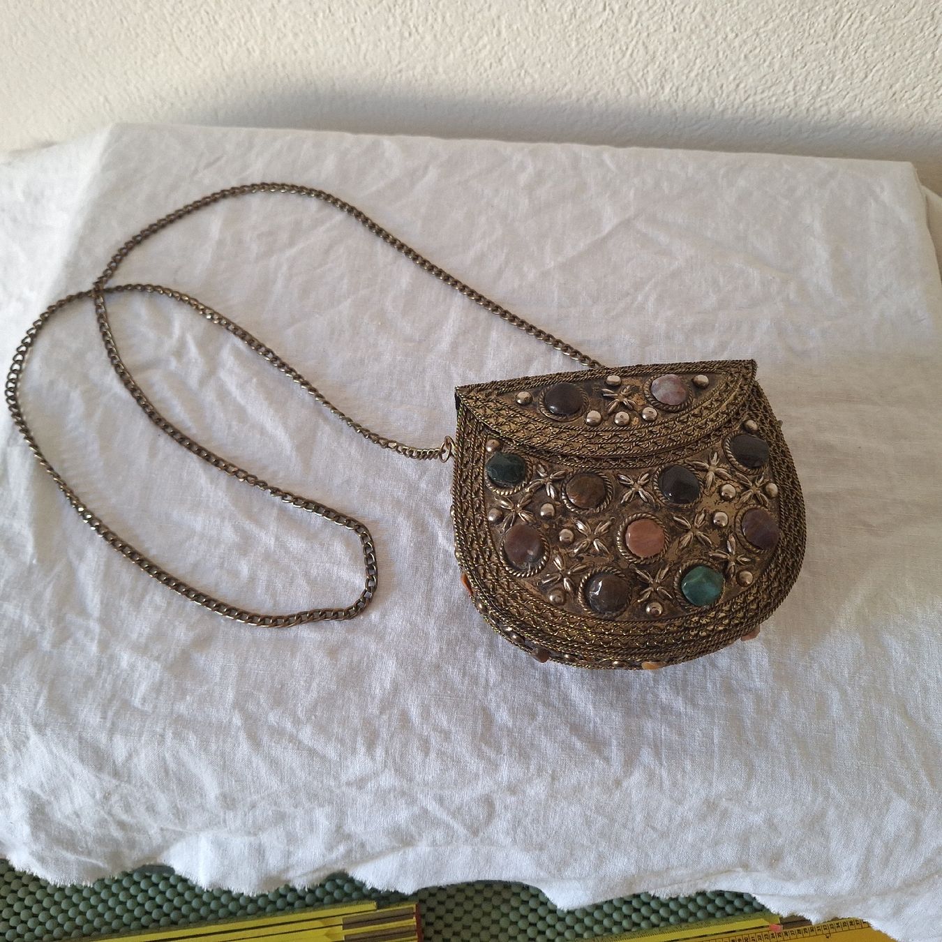 Taschen für Damen: Versand möglich! Orientalische Tasche mit Steinen – Gebraucht aus Winterthur von Goldpipau 1