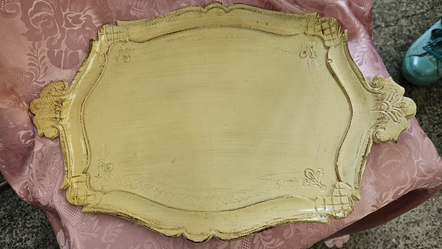 Piatti di portata: Vassoio di legno – Usato da Melano venduto da H-Sara
