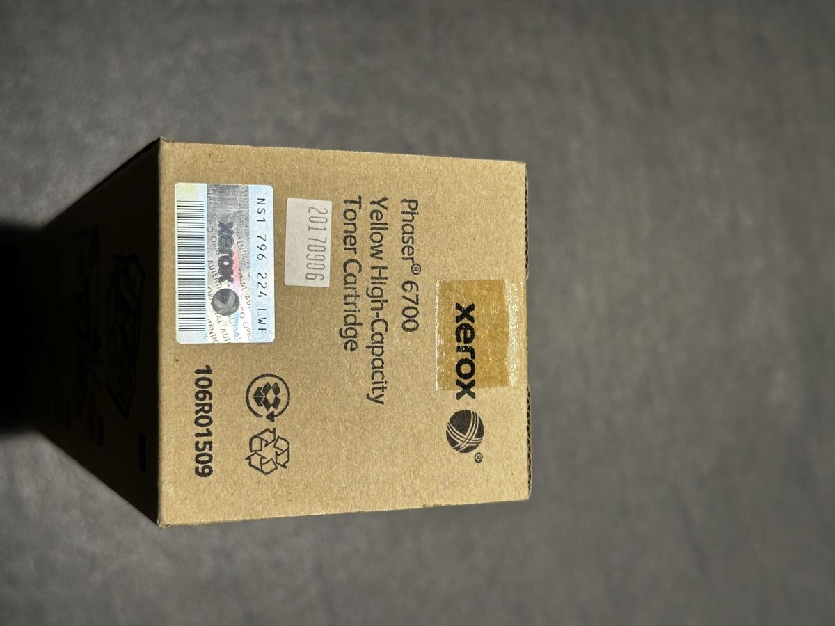 Xerox Cartucce per stampanti & toner: Xerox Phaser 6700 Toner, yellow,Originalverpackt – Nuovo e nell'imballaggio originale da Eglisau venduto da Brewster1 3