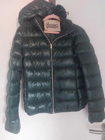 Damen Daunenjacke Herno grün Grösse 38 sehr guter Zustand