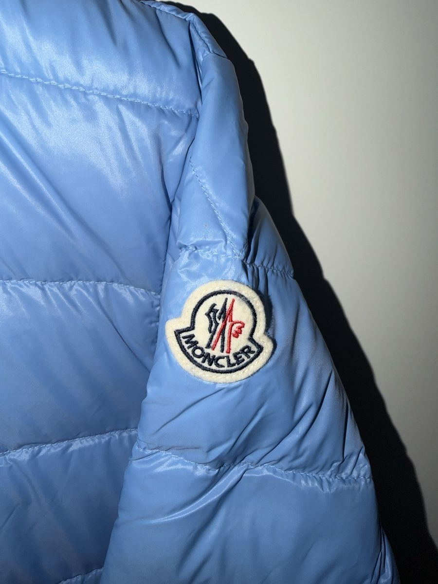 Moncler Jacken: Jacket Moncler bleu ciel  – Neu (gemäss Beschreibung) aus Genève von isa_g5qj 1