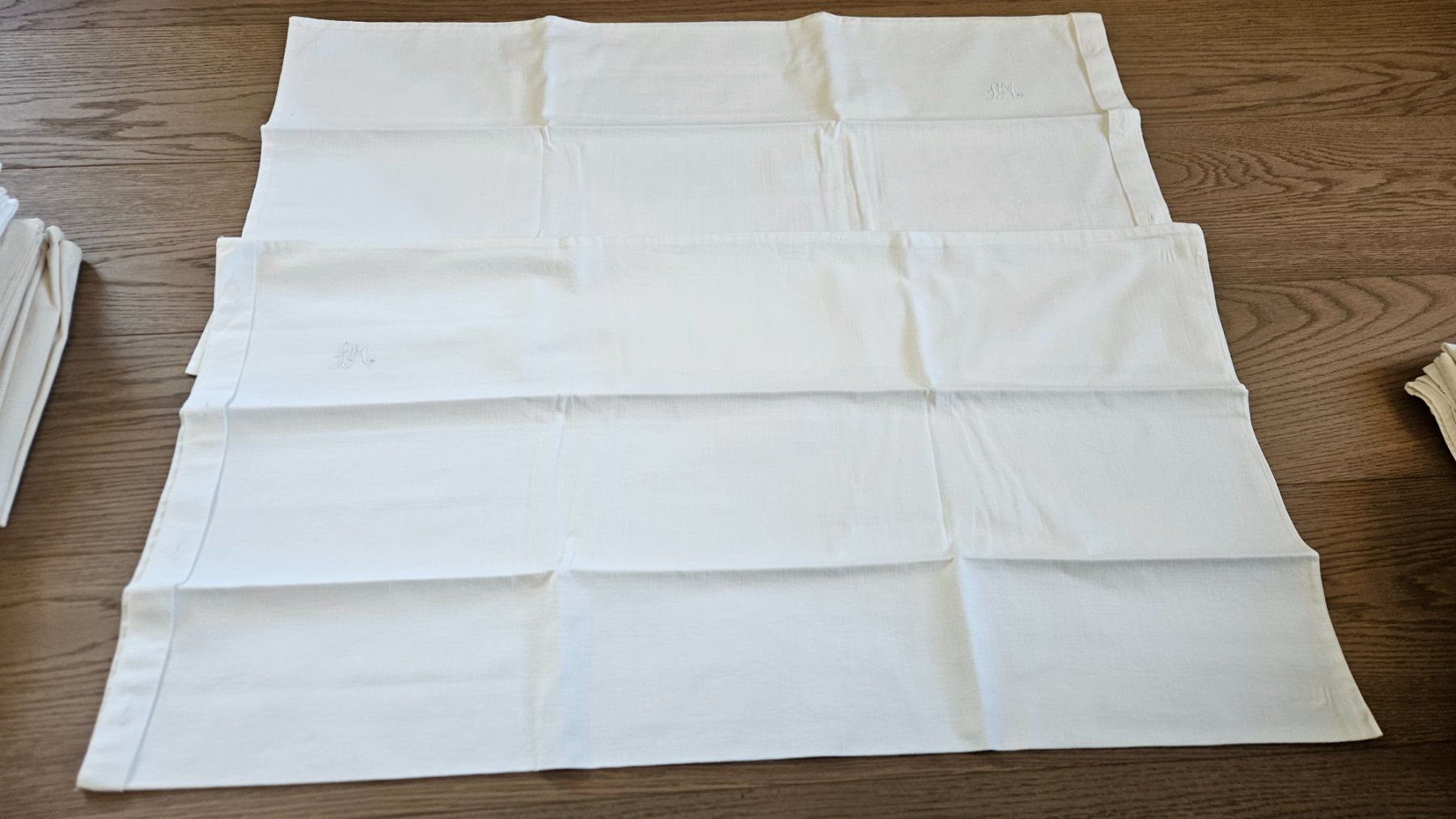Biancheria da letto: 2 federe cifrate AM 43x82 cm – Usato da Melano venduto da H-Sara