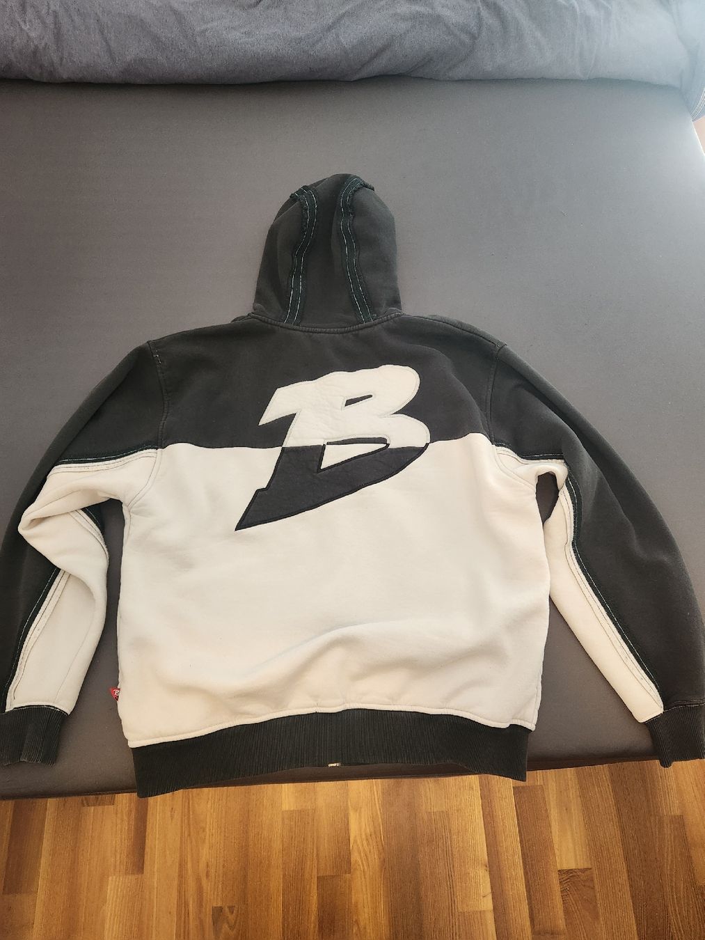 Maglioni & Felpe: Hoodie Brachial – Usato da Rheinfelden venduto da Roman5000 2