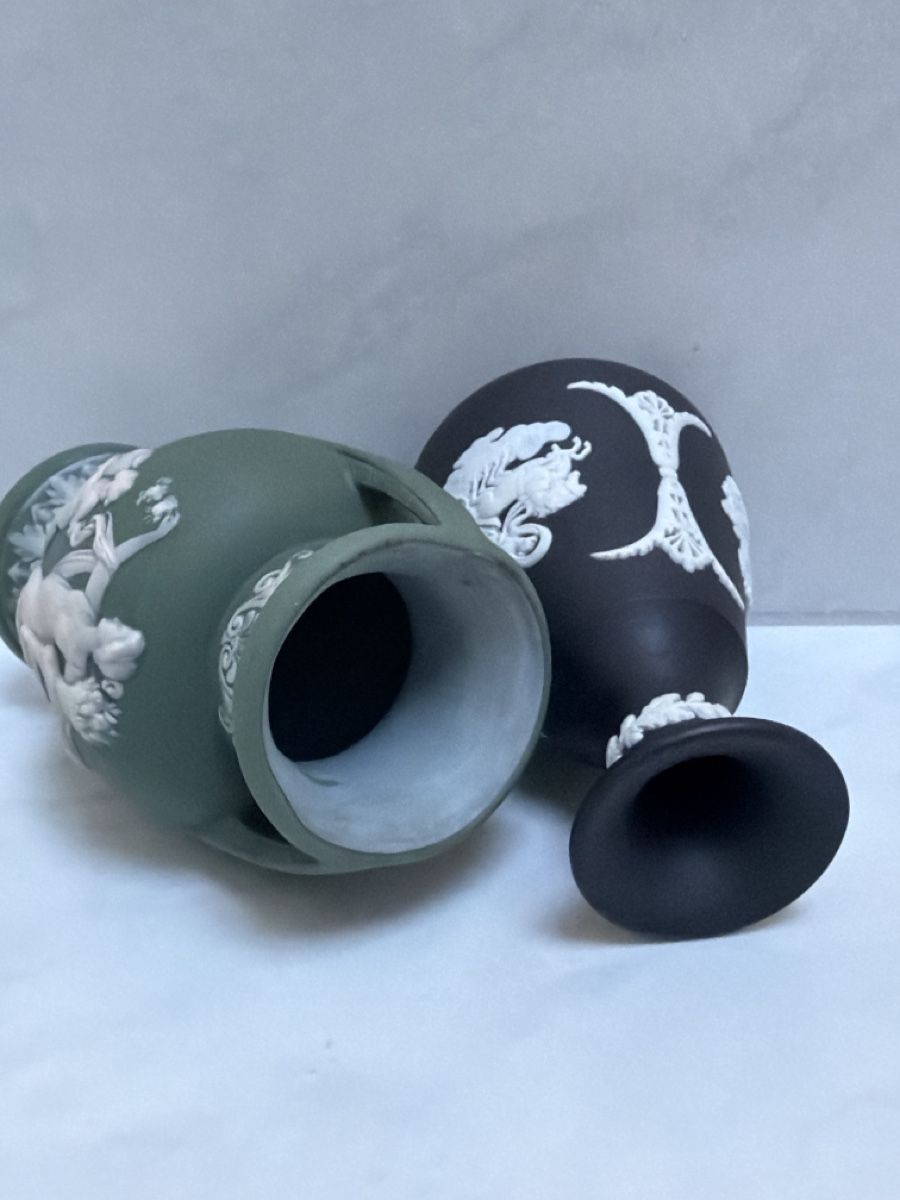 Wedgwood Vasen & Gefässe: Vasen Jasperware, 2 Stück. – Gebraucht aus Biberist von Momo33 3