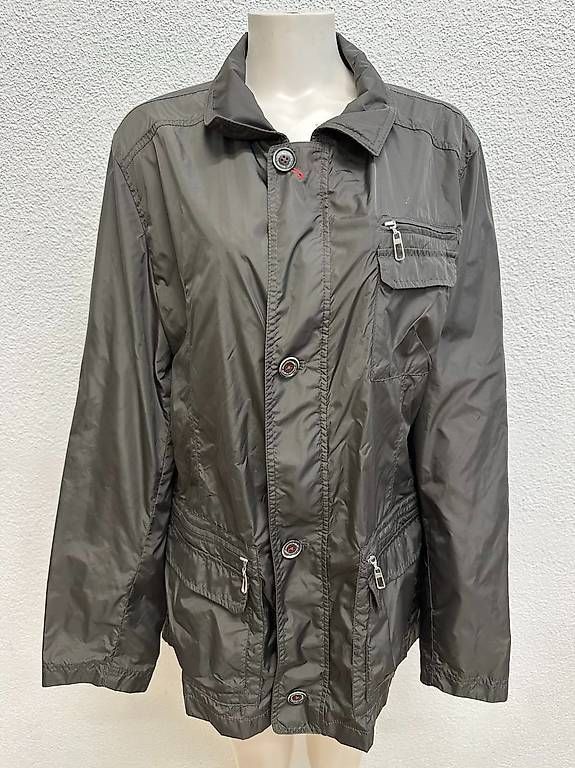 Bugatti Giacche: Bugatti Freizeitjacke aus Nylon im Casual-Stil – Usato da Obernau venduto da Arche_Noah_Brocki