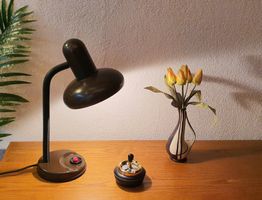 Braune retro Tischlampe 70er Jahre mit Metallschirm