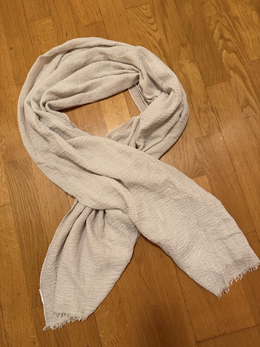 H&M Foulard & Sciarpe: Schal von H&M. – Usato da Adliswil venduto da StephanieAnnina