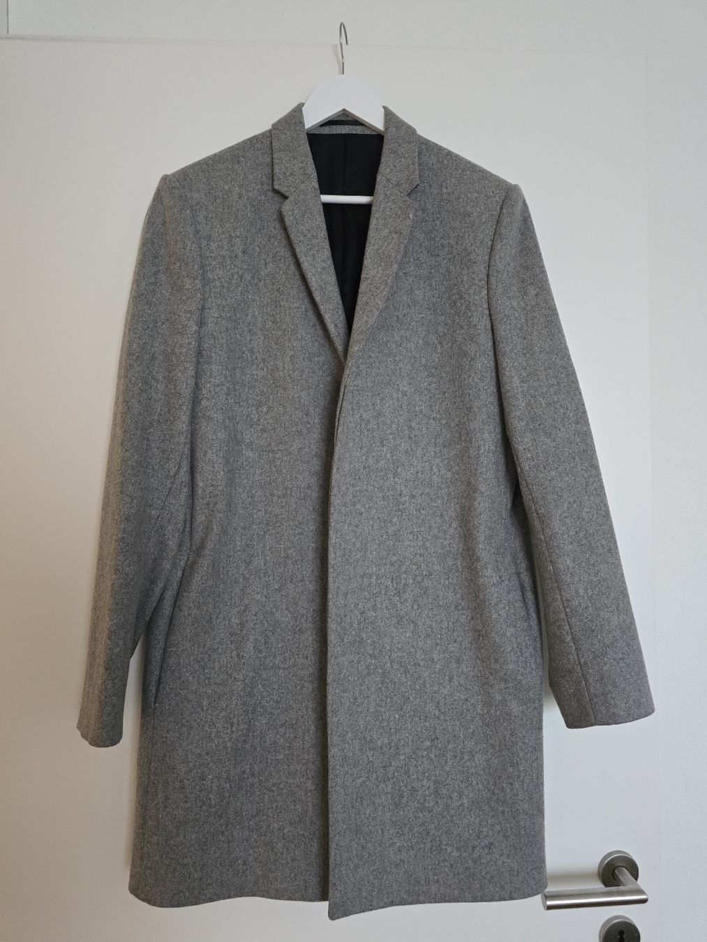 Cos Cappotti: COS Wool Blend Men Coat, size 50 – Nuovo (secondo la descrizione) da Unterentfelden venduto da jul_l856