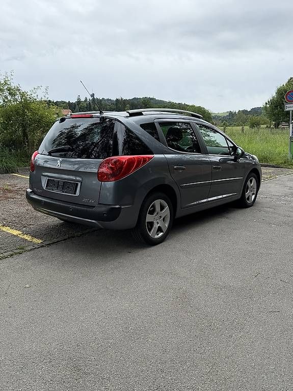 Autos: Peugeot 207SW 1.6 – D'occasion à Bern par leo_cd6l