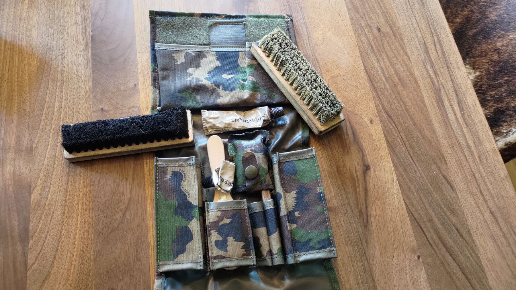 Schweizer Armee Tutti gli attrezzi: Putzset / Putzzeug Schweizer Armee / Militär ab 1.- – Usato da Dörflingen venduto da anubis-grahl 1