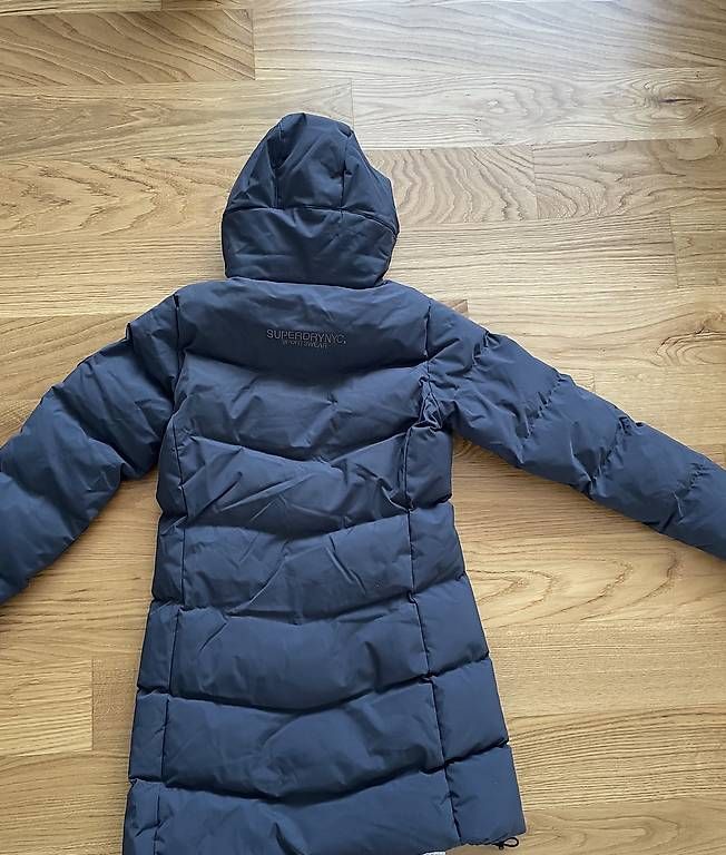 Superdry Jacken: Winterparka Damen – Gebraucht aus Berg SG von kat_5kws 1