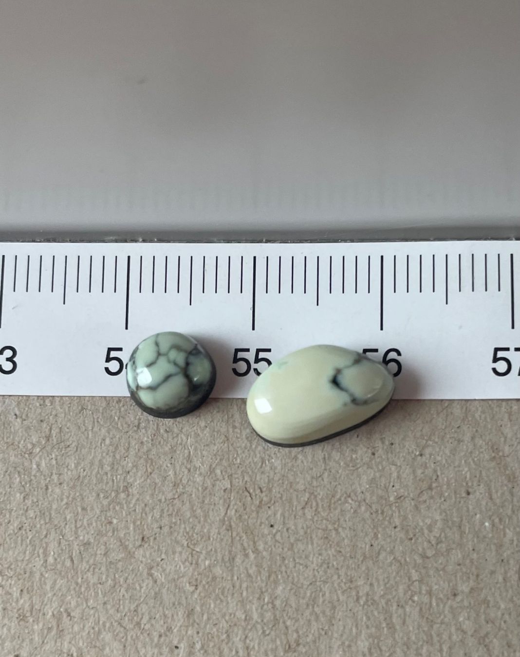Pietre preziose: Variszite 2 x unikate Cabochons. Schmuck – Nuovo e nell'imballaggio originale da Leuggern venduto da gemshow 6