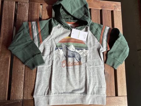 Vertbaudet Hoodie Gr. 122/128 Wolf Outdoor Neu & OVP!