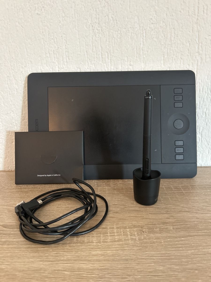 Tablet PC: Wacom intuos PRO small pen tablet – Usato da Zürich venduto da Chiara_mc 8