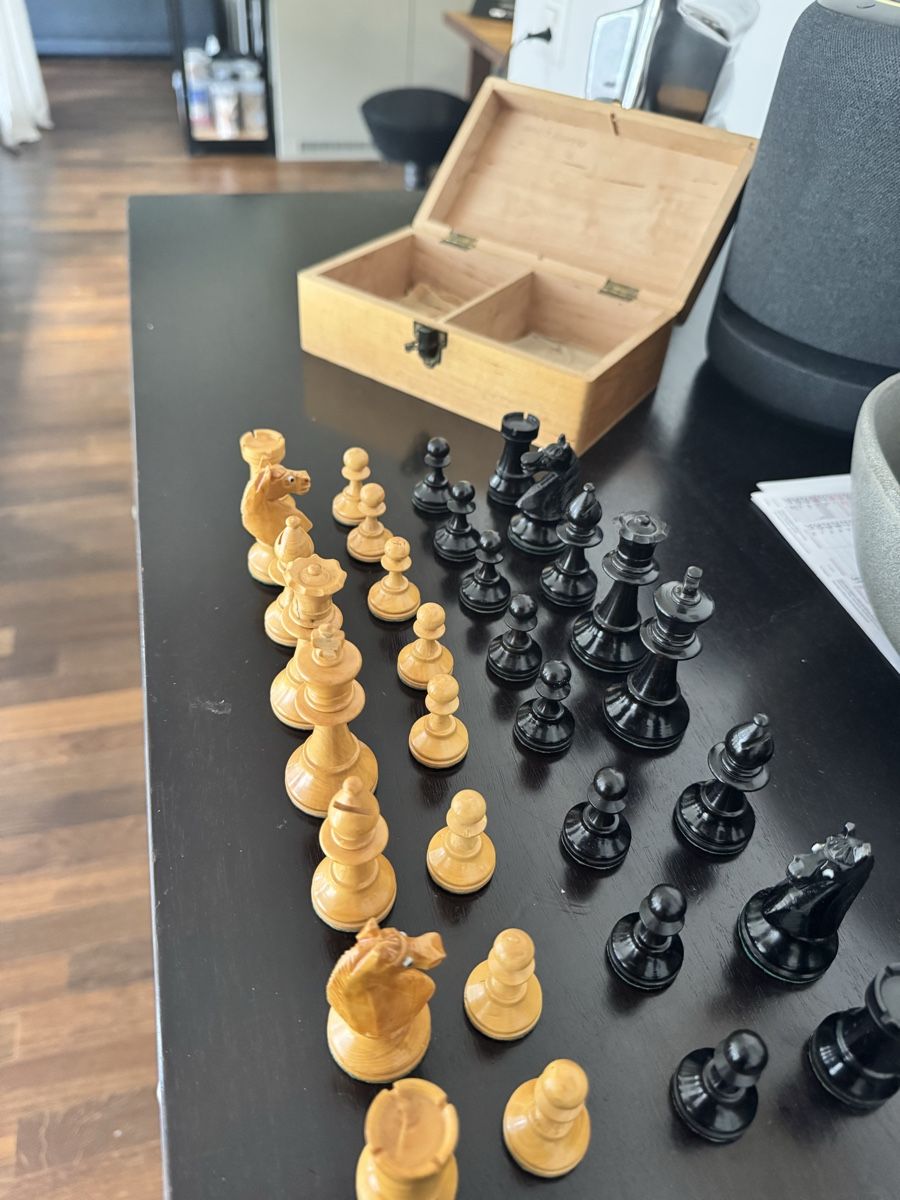 Jeux: Schachfiguren Handgefertigt  – D'occasion à Glattpark(Opfikon) par ale_mg8x 1